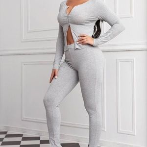 Gray zipper set.